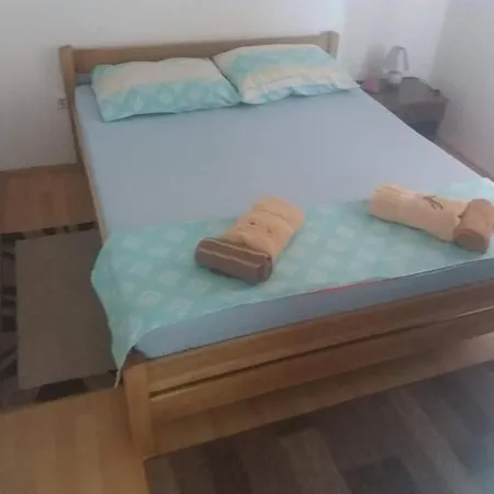 Apartman Slavica Apartment *